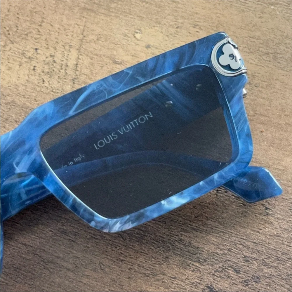 Louis Vuitton Joystorm Sunglasses - Picture 4 of 6